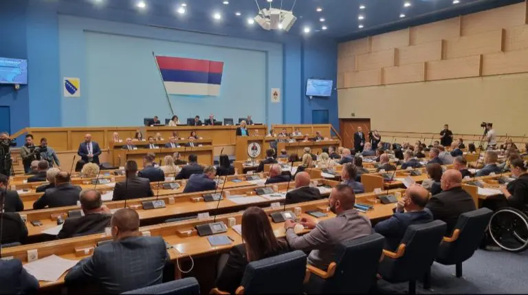 NSRS: Usvojen zakon o finansiranju političkih organizacija
