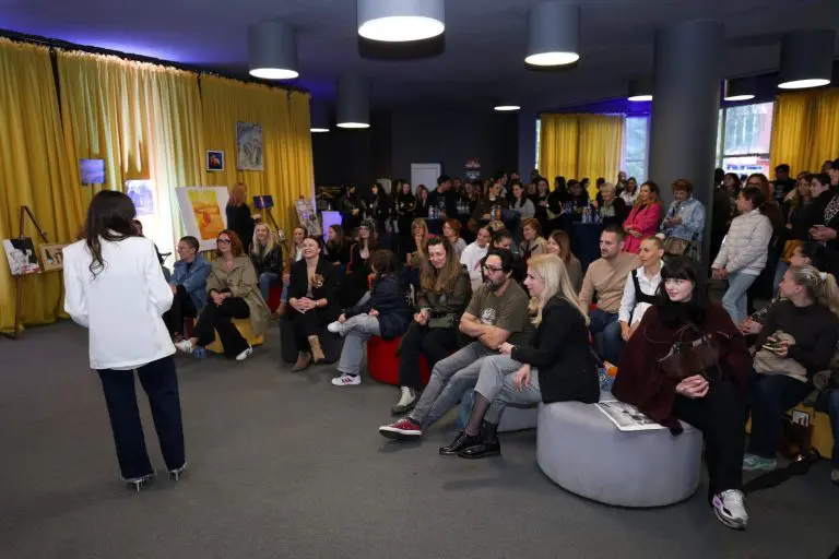 „Umjetnost koja nekome treba“ opet prikupila više od 10.000 KM za javnu kuhinju