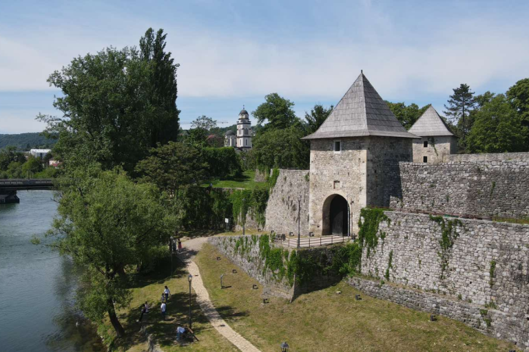Tvrđava postaje plesni podijum: Besplatan muzički spektakl naljetnoj pozornici Kastela