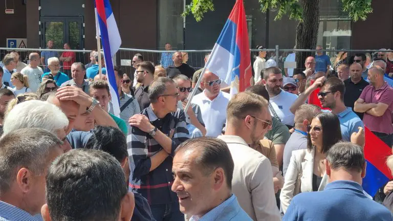 Protest se nastavlja sutra: Milan Miličević OSTAJE U ZGRADI TUŽILAŠTVA