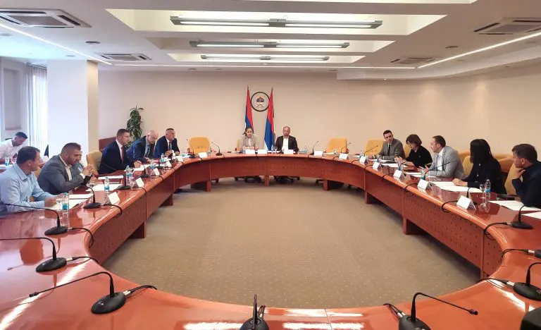 Republika Srpska protiv centara za migrante: Skupština razmatra deklaraciju o odbacivanju inicijative Velike Britanije i EU