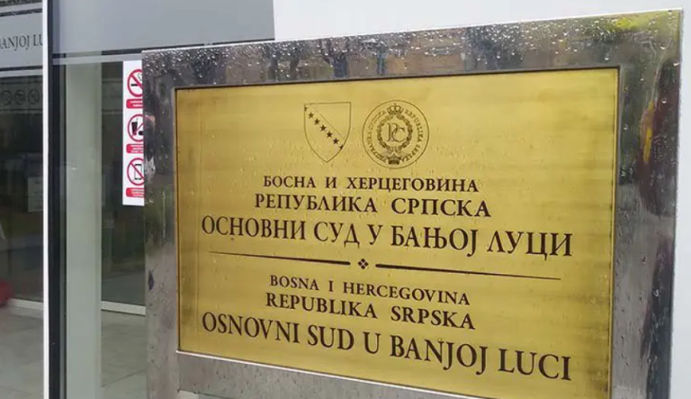 NIJE KRIV! Aktivista oslobođen odgovornosti u slučaju “sahrana demokratije” u Banjaluci