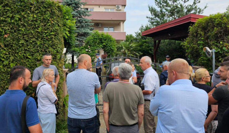Policija upala u kuću Milana Miličevića, u prostorije Gradske uprave, oglasio se SDS