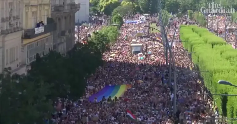 200 000 ljudi na ulicama Budimpešte