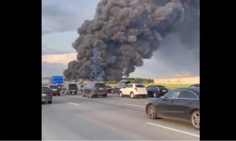 Snažan napad na Moskvu. Zatvoreni aerodromi, u Azotu izbio požar
