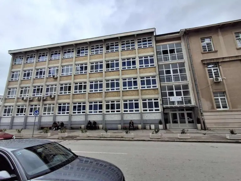 Ko upiše za pekara, mesara ili kuvara u RS, dobija 100 KM mjesečno i prevoz do škole