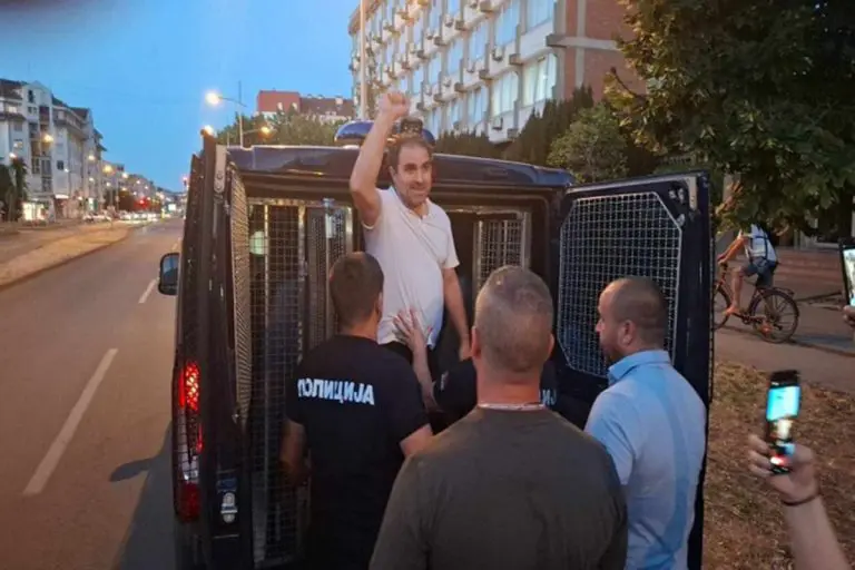 Četiri raskrsnice i Varadinski most blokirani u Novom Sadu, priveden pokrajinski poslanik