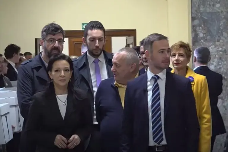Sutra veliki sastanak opozicije i organizacija u Srbiji: Ko će se odazvati?