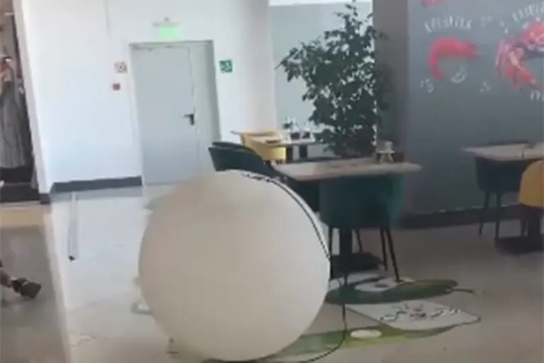 Prvi snimci iz Rusije nakon razornih zemljotresa: Sve se trese, padaju lusteri (VIDEO)