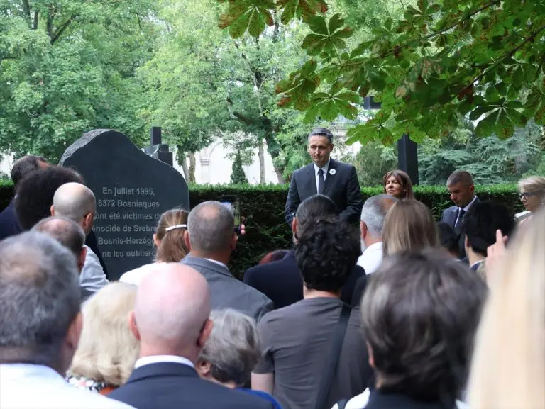U Parizu otvoren Spomenik žrtvama genocida u Srebrenici