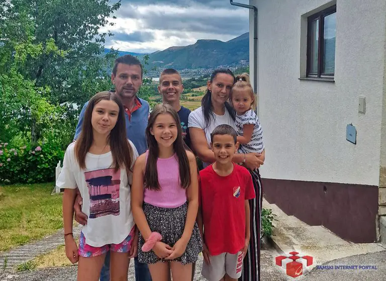 Sedmočlana porodica se vratila u BiH: “Mnogo je razloga”