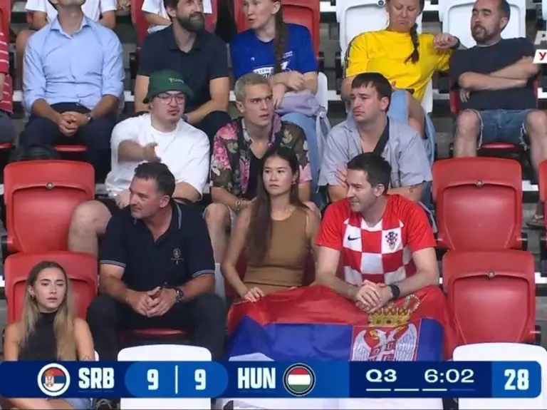 Ma može i ovako: U dresu Hrvatske navijao za Srbiju protiv Mađarske!