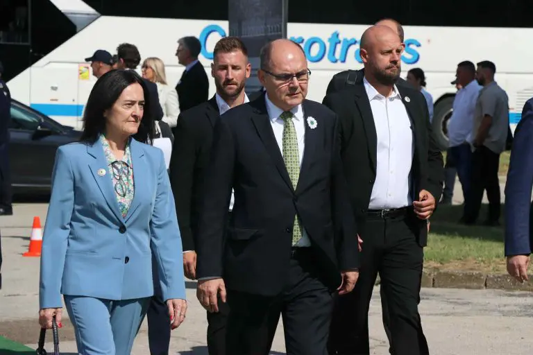 Šmit: Srebrenica mora biti mjesto života i nade, mjesto u kojem se nudi bolja perspektiva za mlađe generacije