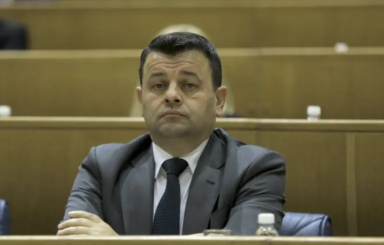 Ministrov luksuz na račun građana: Hurtić i ekipa u najskupljim hotelima o trošku države!