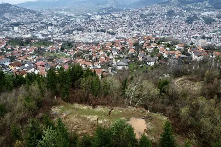 Umjetnost izlazi na ulice zaboravljene Širokače: Alpel vlastima spriječite “novu” Donju Jablanicu