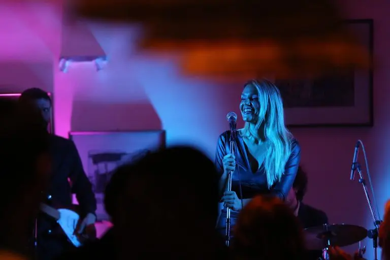 10 razloga zašto nas pjevanje čini srećnijima