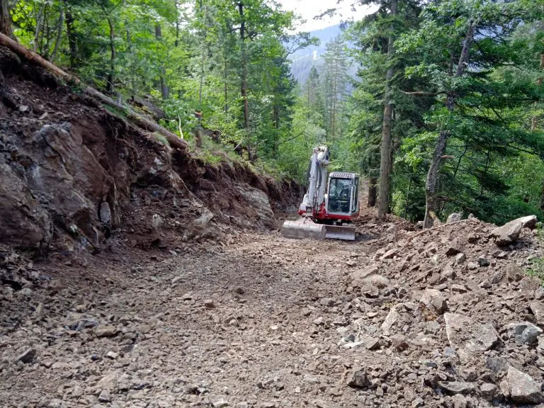 BORBA ZA KRIVAJU Rudarski radovi počeli uprkos zabrani Ustavnog suda!