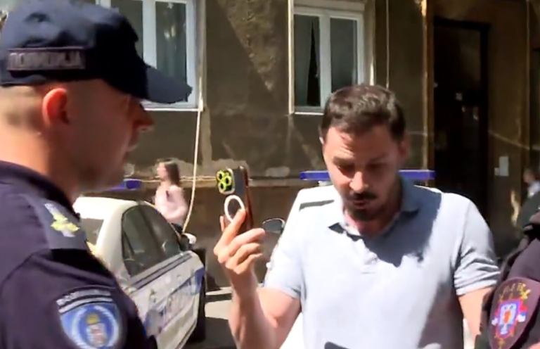 Blokade u Srbiji: Masovna privođenja širom Beograda, privedene dvije studentkinje FDU i njihov profesor Stevan Filipović