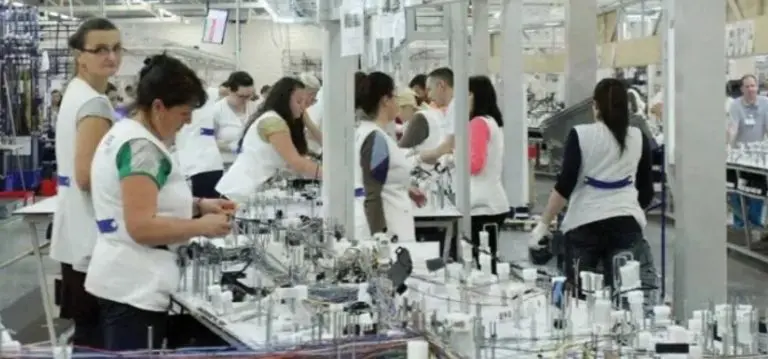 Njemački div gasi fabriku u Srbiji, otkazi za 1.900 radnika