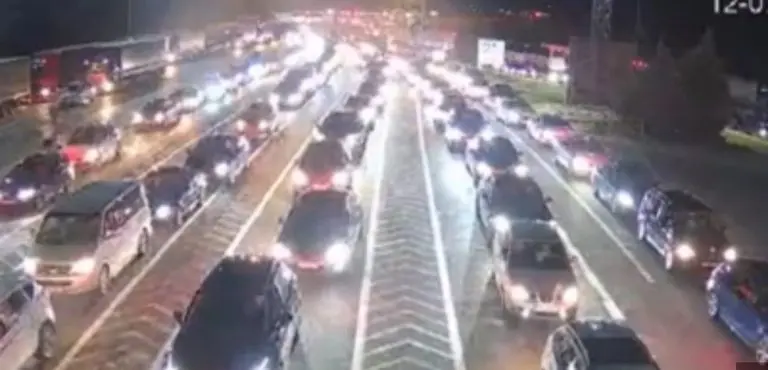 Kolaps na graničnom prelazu:  Kilometarske kolone, obustavili ulazak u zemlju