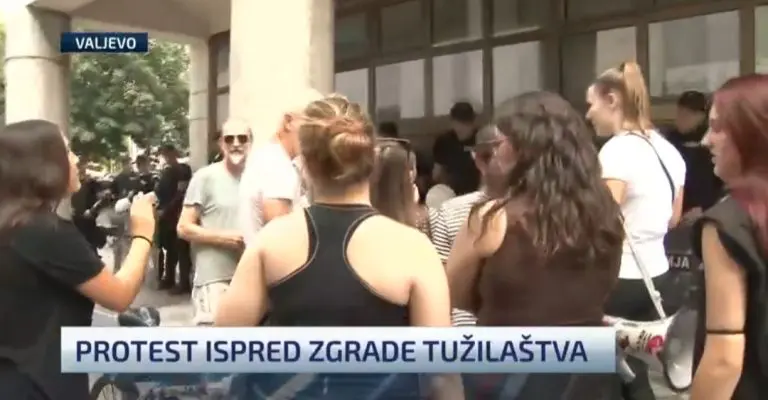 Uhapšenom maturantu javili megafonom da je primljen na željeni fakultet
