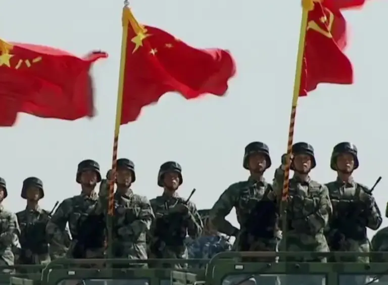 Kuha se možda i najopasniji rat na istoku planete. Drevni neprijatelji ne biraju riječi, a oružje se gomila neviđenom brzinom