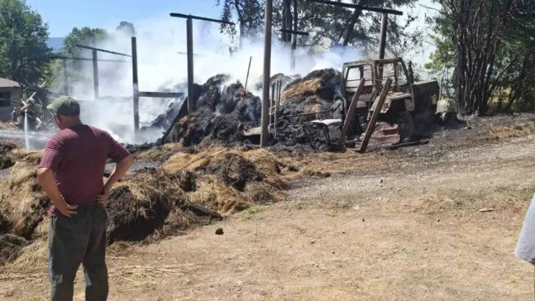 Požar na Huseinovoj farmi: “Ne znam od čega da živim, izgorjelo je sijeno, traktor, štale”