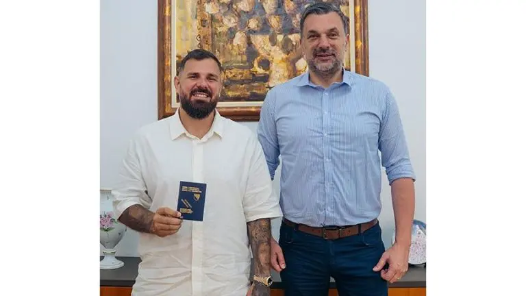 Kristijanu Iličiću uručen diplomatski pasoš BiH