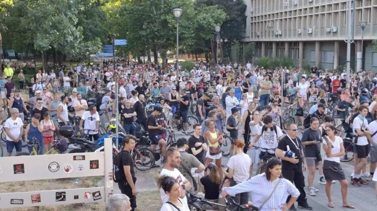 Protest u Beogradu na pet mjesta: Studenti objavili spisak lokacija za cijelu Srbiju, u mnogim gradovima ispred sjedišta SNS