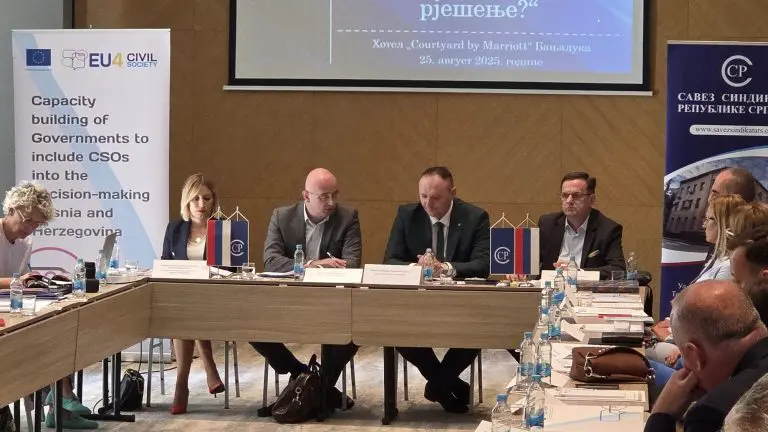 NIJE OBIČAN RADNI RAD: Treba li zabraniti rad nedjeljom u RS?