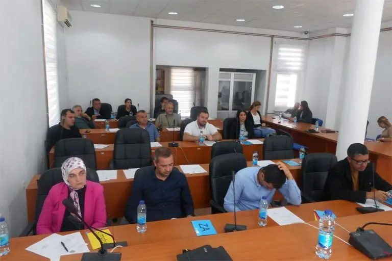 Prekinuta sjednica u Srebrenici na kojoj se trebalo raspravljati o presudi Miloradu Dodiku