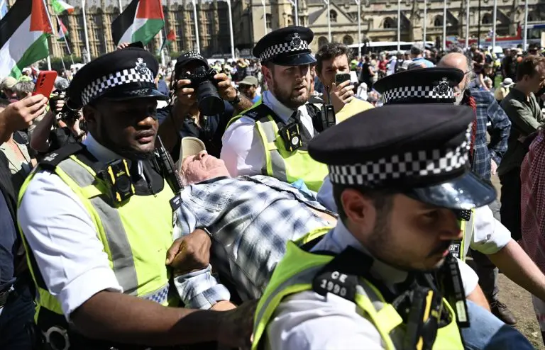 Oko 200 uhapšenih u Londonu tokom protesta podrške “Akciji za Palestinu”