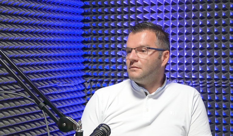 „Djeca u Banjaluci plivaju na SUVOM – sramota!” Zašto je zatvoren najveći bazen u gradu? – novi BUKA podcast