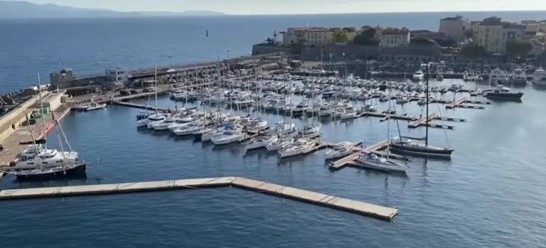 Kompanija prodaje „zlatni pasoš“ za penzionere koji žele da do kraja života obilaze svijet na kruzeru – nije baš jeftin, ali vrijedi