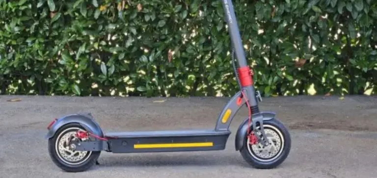 Automobil udario djevojčice na trotinetu u Banjaluci