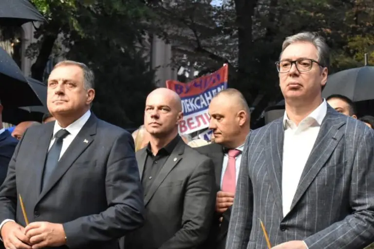 Vučić i Dodik na obilježavanju 30. godišnjice “Oluje” poručili da će živjeti Srbija i Republika Srpska