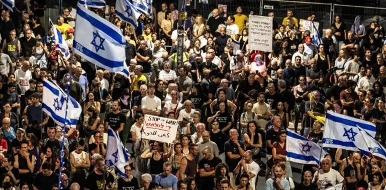 Ogroman antiratni protest u Tel Avivu: Tražimo kraj rata i oslobađanje talaca iz Gaze!