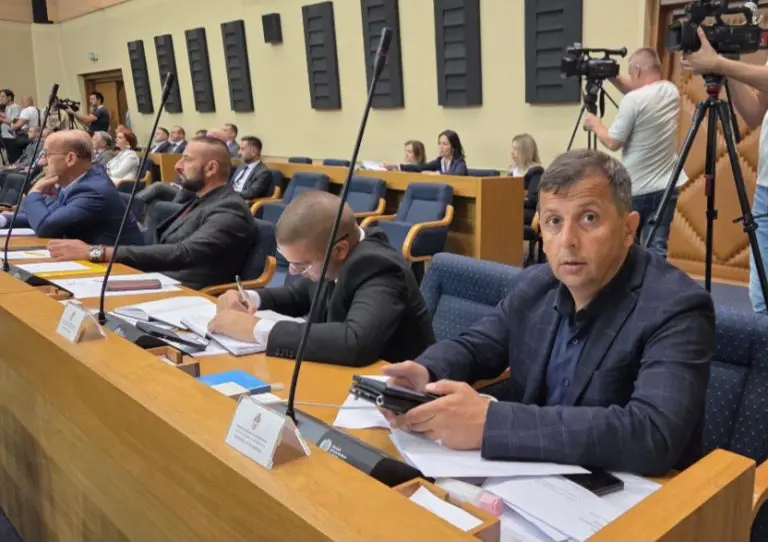 Prihvatam Dodikov poziv, RTRS neka odredi termin