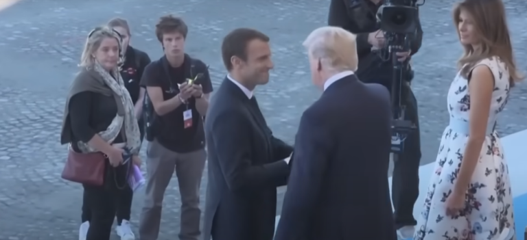 Trampov šapat Makronu otkrio što misli o ratu u Ukrajini