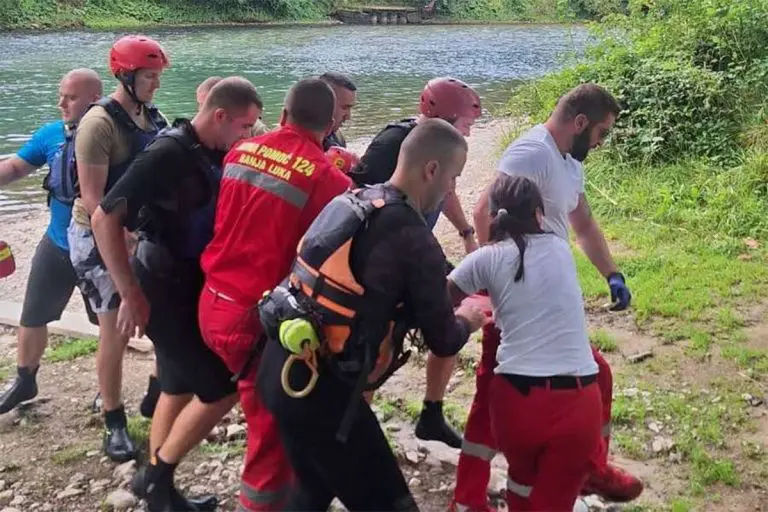 Drama u Banjaluci: Kvadom sletjela u Vrbas, spasili je pripadnici Oružanih snaga BiH