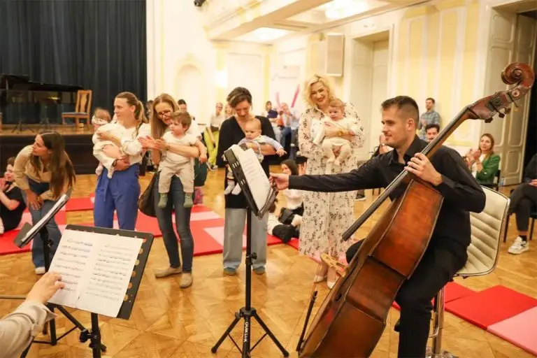 Održan prvi koncert klasične muzike za bebe u Koncertnoj dvorani Banskog dvora u okviru “A String Festa”