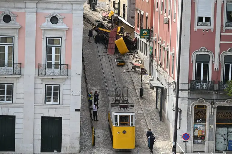 Premijer Portugala: U nesreći na gondoli u Lisabonu poginulo 16 ljudi, pet u teškom stanju