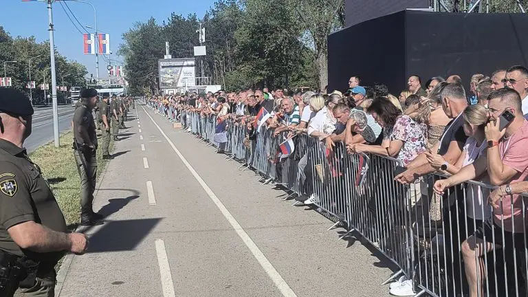 Beograd: Počela vojna parada “Snaga jedinstva” (FOTO)