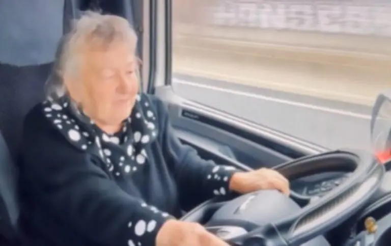Baka Rosa je najstarija vozačica kamiona, ne planira još u penziju