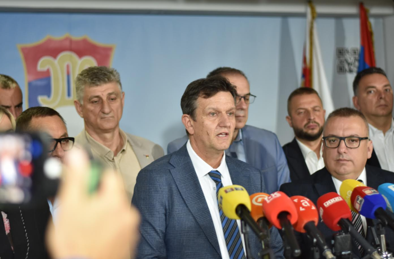 Blanuša: Narod plaća da režim spasi sebe – ovo nije politika, već poniženje i izdaja! Blanuša: Narod plaća da režim spasi sebe – ovo nije politika, već poniženje i izdaja!