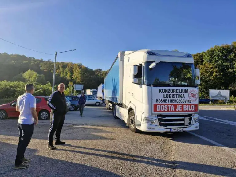 Blokirano preko 900 tona mlijeka i mliječnih proizvoda: “Nemojte gušiti ono malo što nam je ostalo”