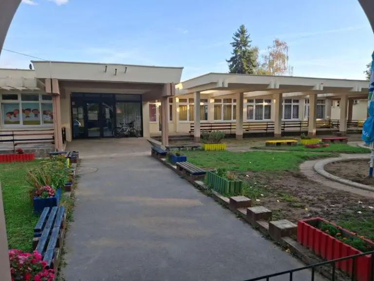 Zaposleni u banjalučkim vrtićima održali štrajk upozorenja, Savić Banjac: kompromis je neophodan!