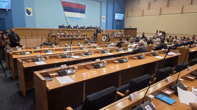 Posebna sjednica NSRS o izborima za Predsjednika RS: Vlast “čeka odluku”, Dodik ne otkriva plan, opozicija: sjednica je besmislena