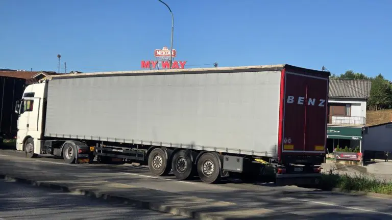 BLOKADA: Kolona kamiona pred Banjalukom (FOTO/VIDEO)