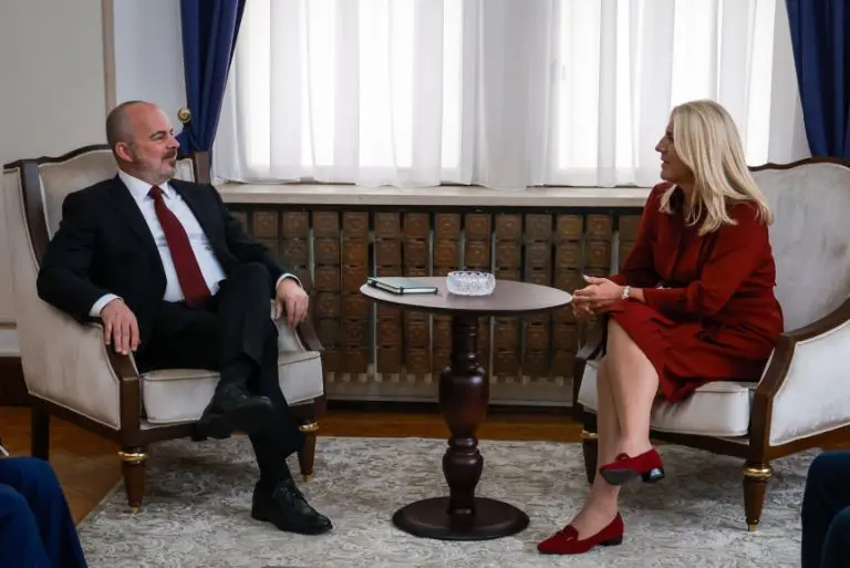 Razgovarali o smirivanju tenzija i stabilnosti: Novi američki otpravnik poslova u BiH John Ginkel sastao se sa Željkom Cvijanović